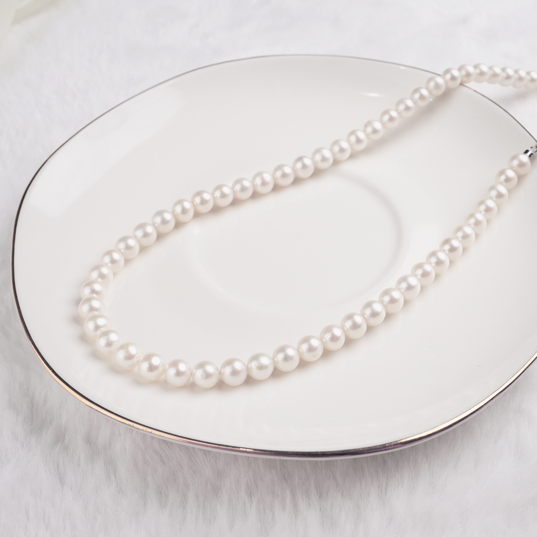 French Minimal Freshwater Pearl Necklace Elegant