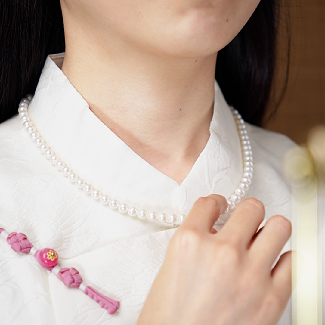 Elegant Freshwater Pearl Necklace Minimal Luxe Style