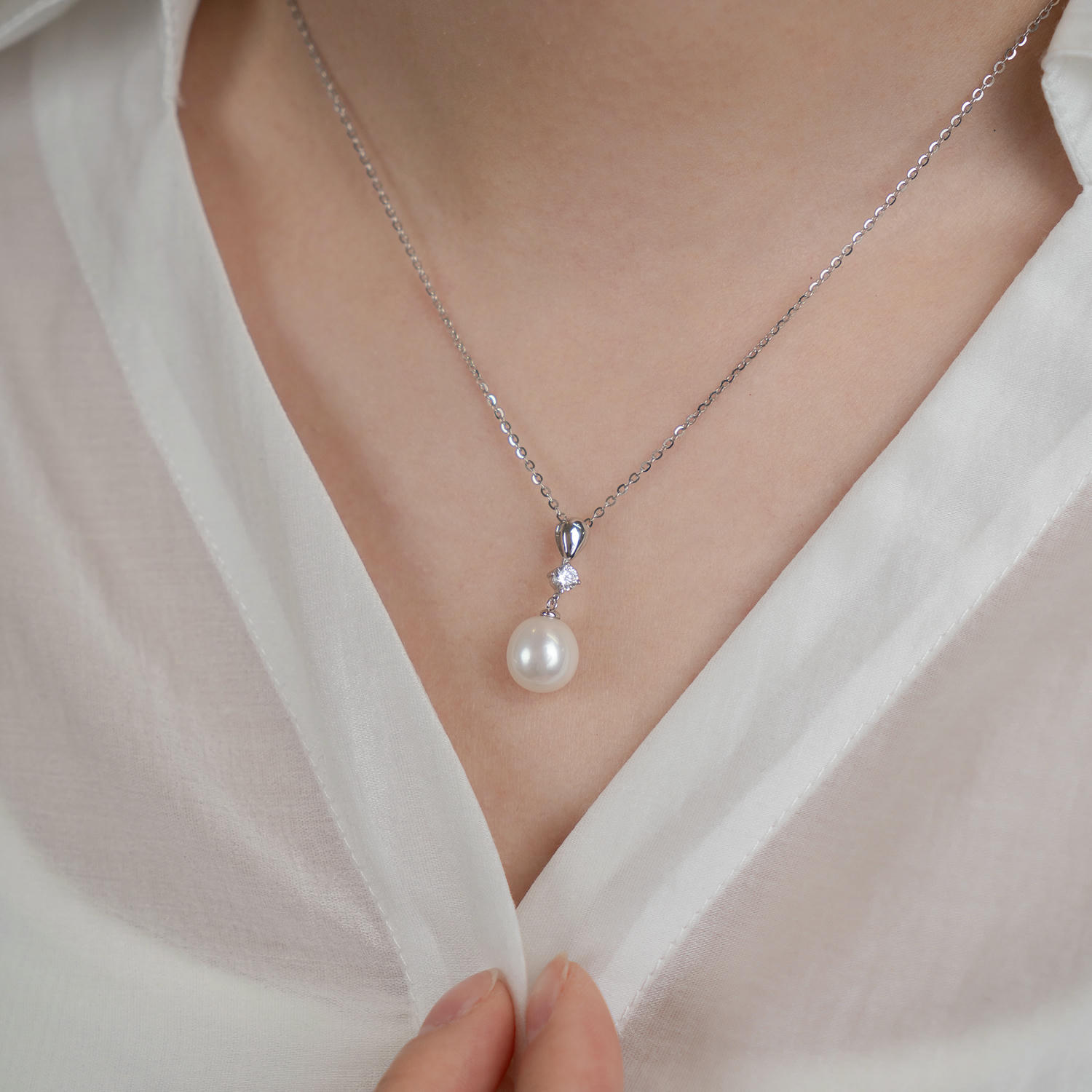 Minimalist Pearl Necklace in S925 Silver, Elegant French Style