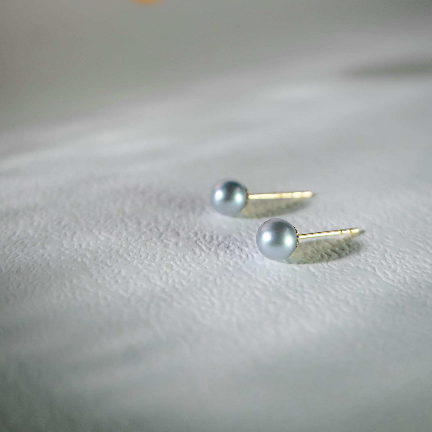 18K Gold Sea Pearl Stud Earrings Elegant Minimal