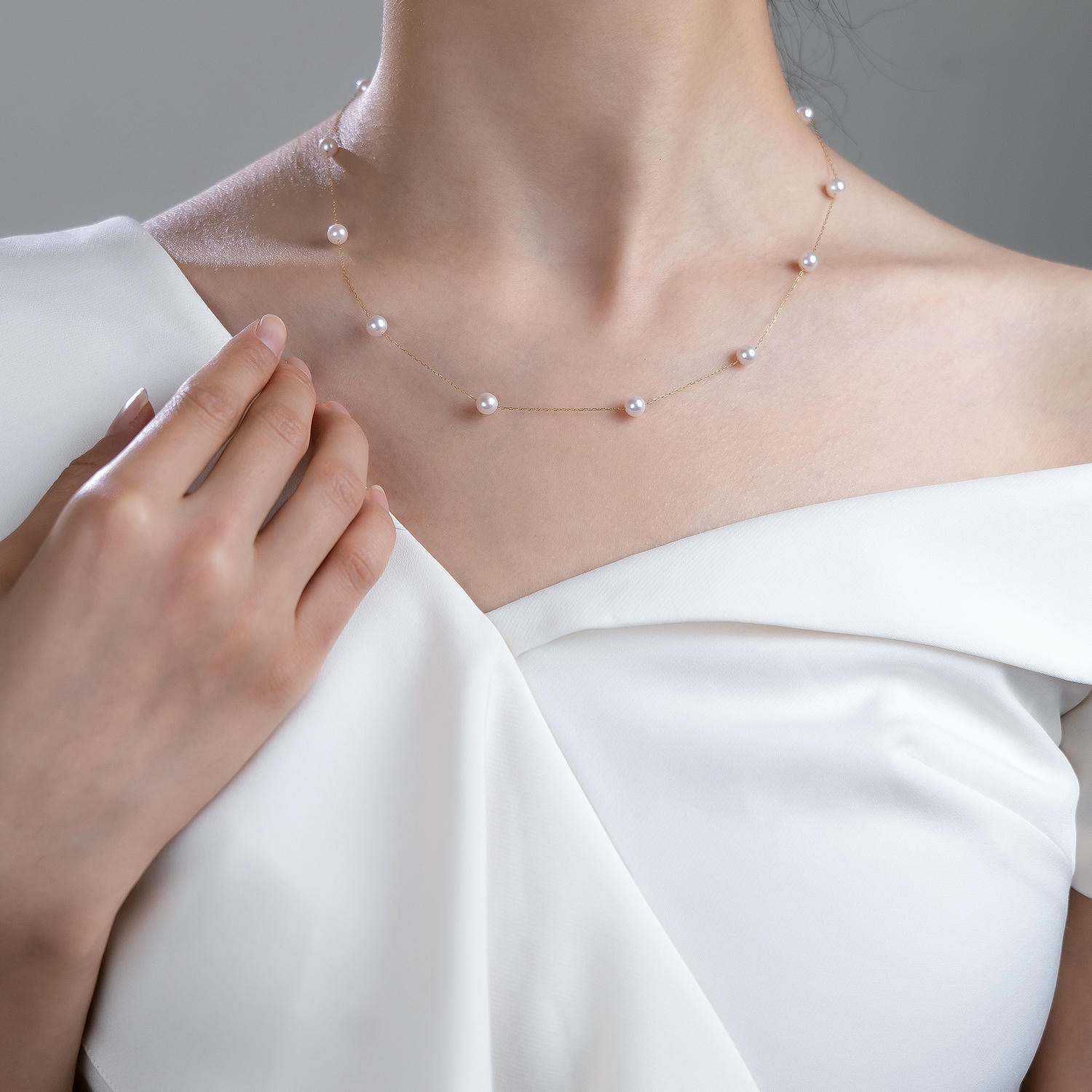 18K Gold Akoya Pearl Necklace, Elegant French Style