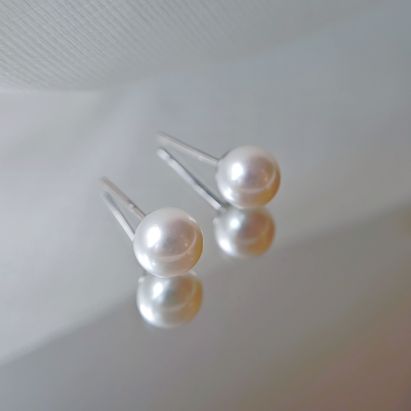 Minimalist Elegant Natural Pearl Stud Earrings