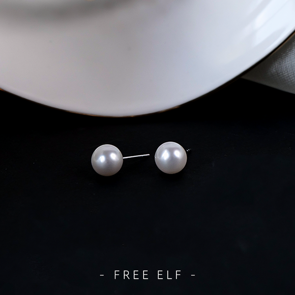 Minimal Elegant Natural Pearl Stud Earrings