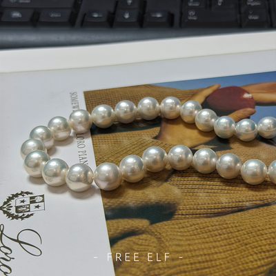 Elegant Sea Pearl Necklace Minimal Luxury Design