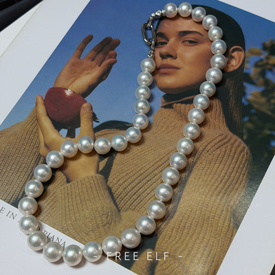 Natural Pearl Necklace with Modern Metal Clasp